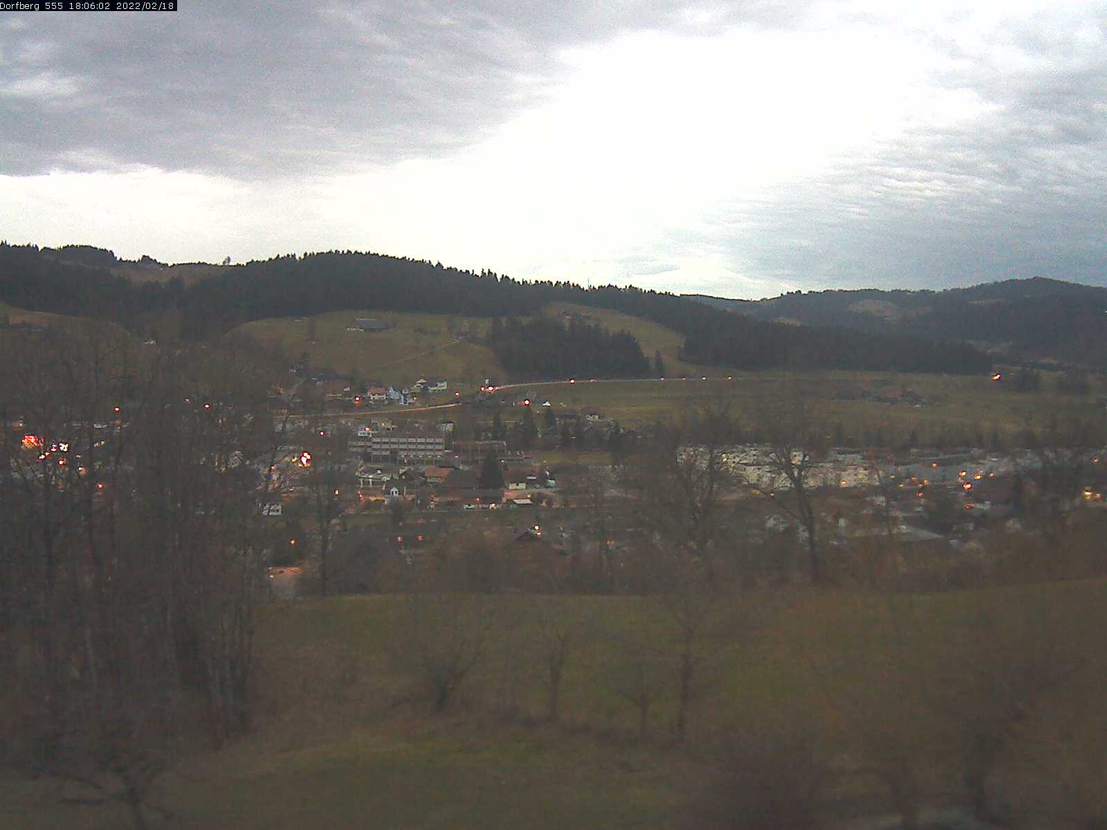 Webcam-Bild: Aussicht vom Dorfberg in Langnau 20220218-180601