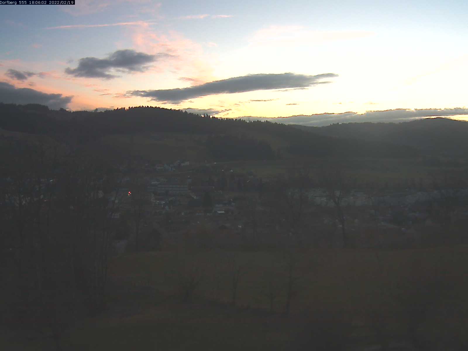 Webcam-Bild: Aussicht vom Dorfberg in Langnau 20220219-180601