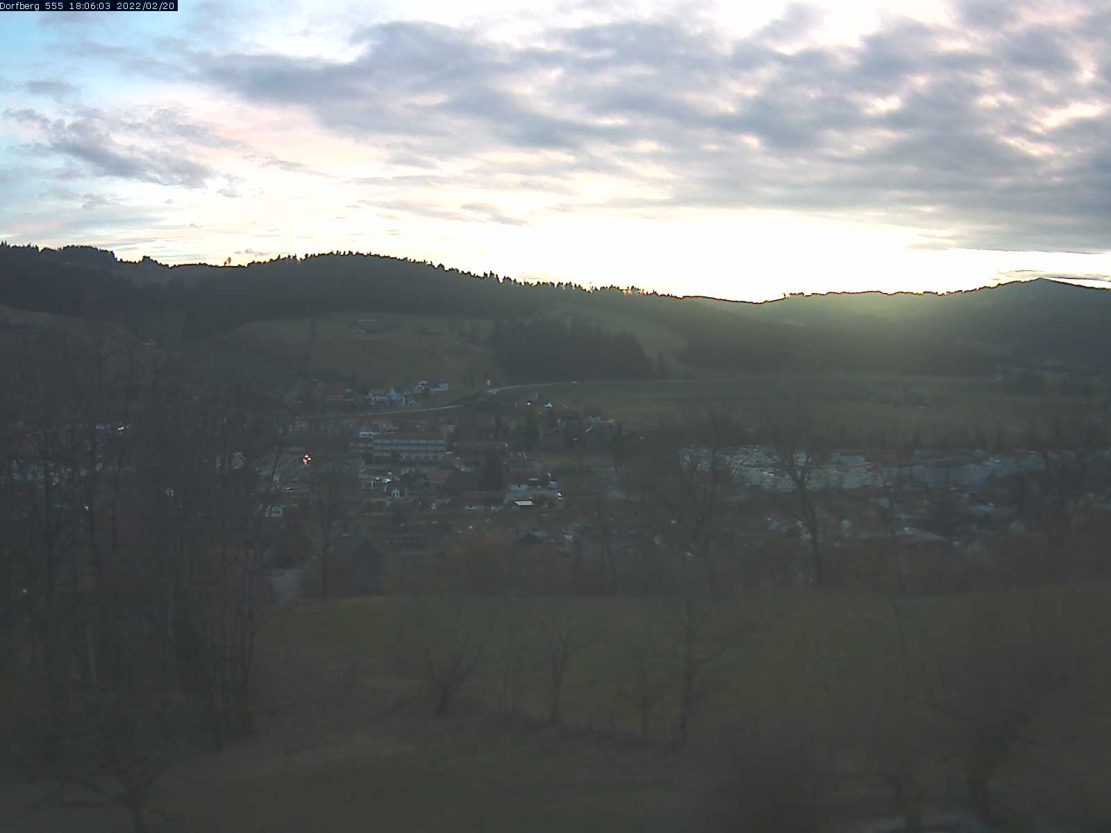 Webcam-Bild: Aussicht vom Dorfberg in Langnau 20220220-180601