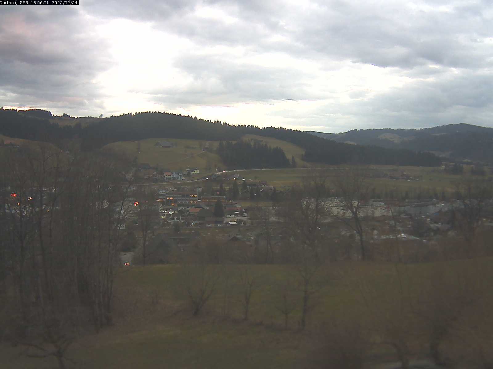 Webcam-Bild: Aussicht vom Dorfberg in Langnau 20220224-180601