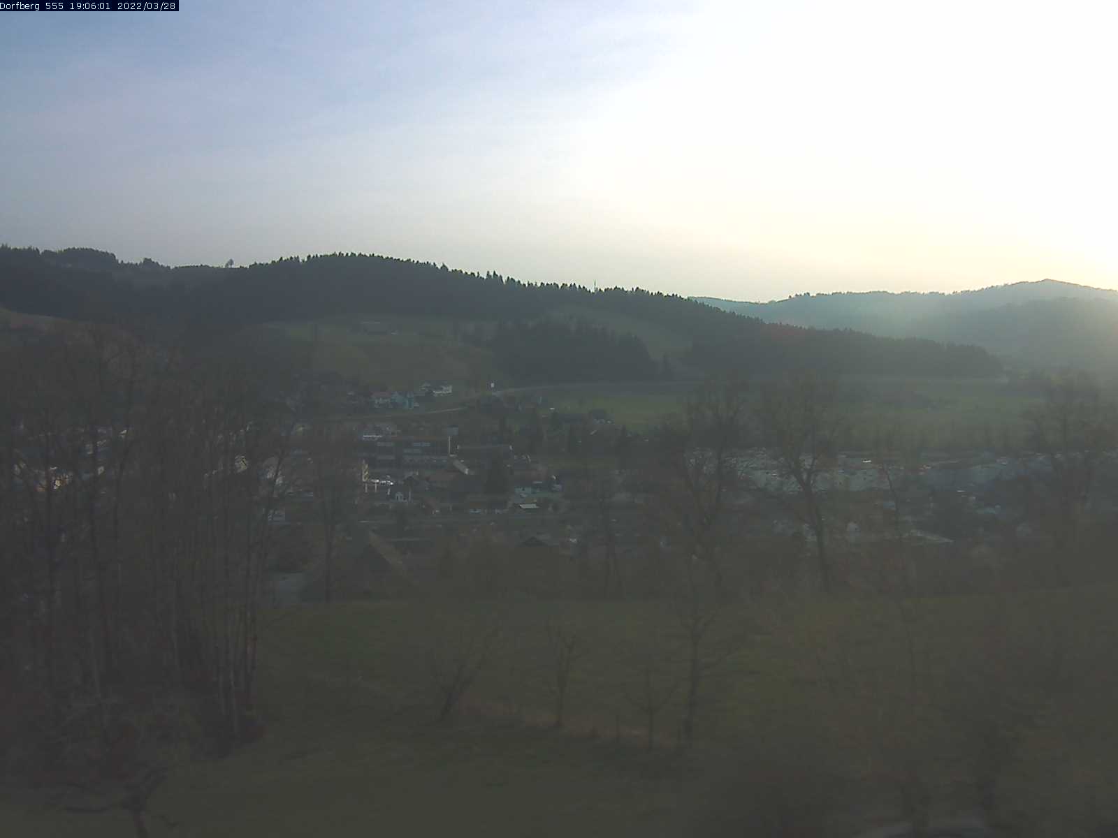 Webcam-Bild: Aussicht vom Dorfberg in Langnau 20220328-190601