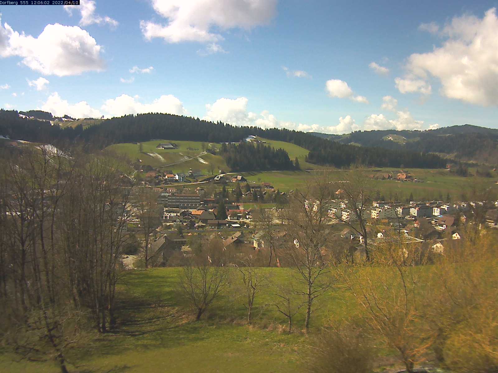 Webcam-Bild: Aussicht vom Dorfberg in Langnau 20220410-120601
