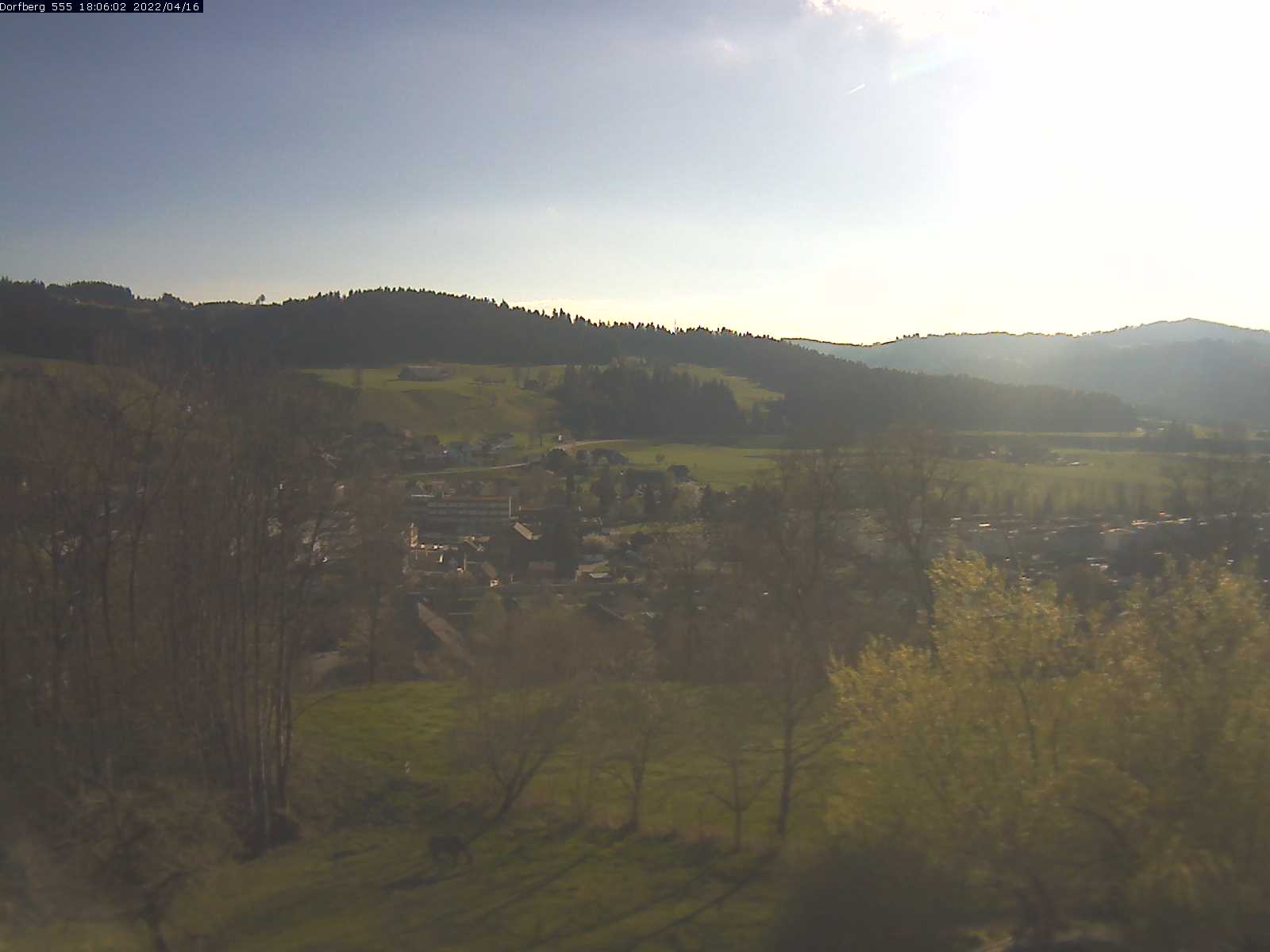 Webcam-Bild: Aussicht vom Dorfberg in Langnau 20220416-180601