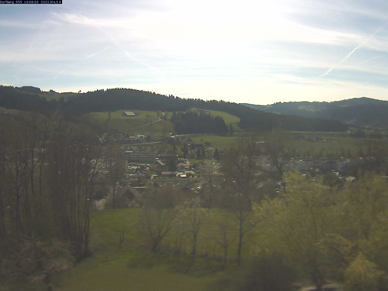 Webcam-Bild: Aussicht vom Dorfberg in Langnau 20220419-160601