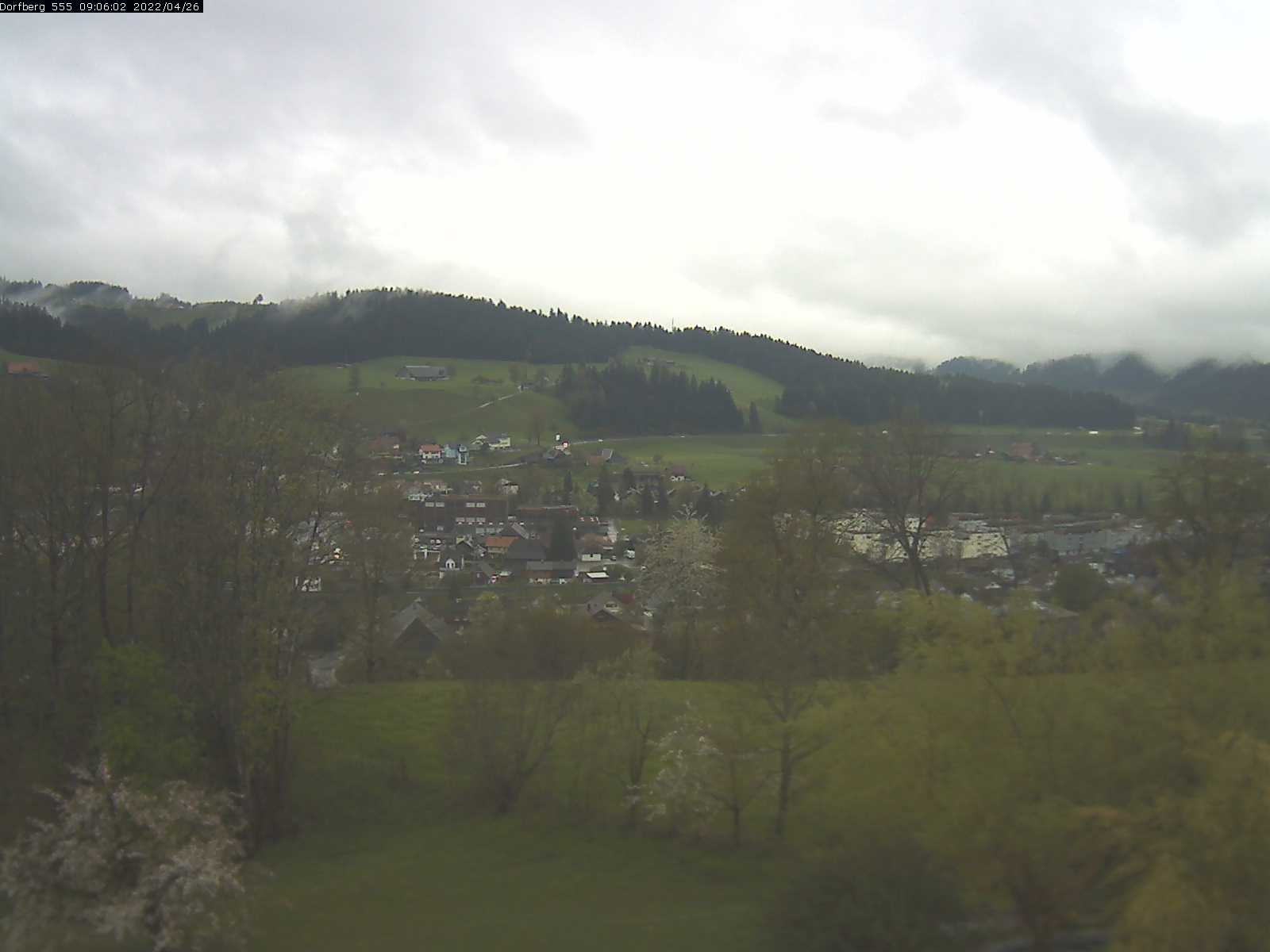 Webcam-Bild: Aussicht vom Dorfberg in Langnau 20220426-090601