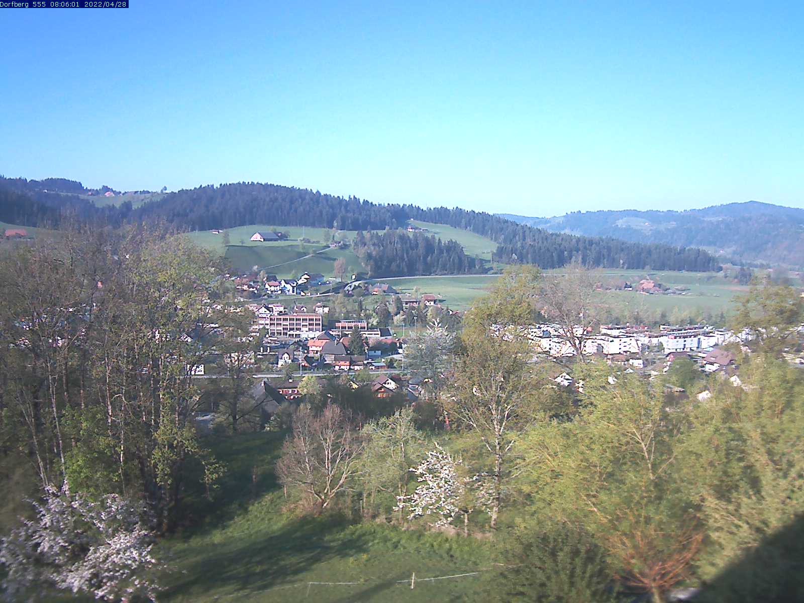 Webcam-Bild: Aussicht vom Dorfberg in Langnau 20220428-080601