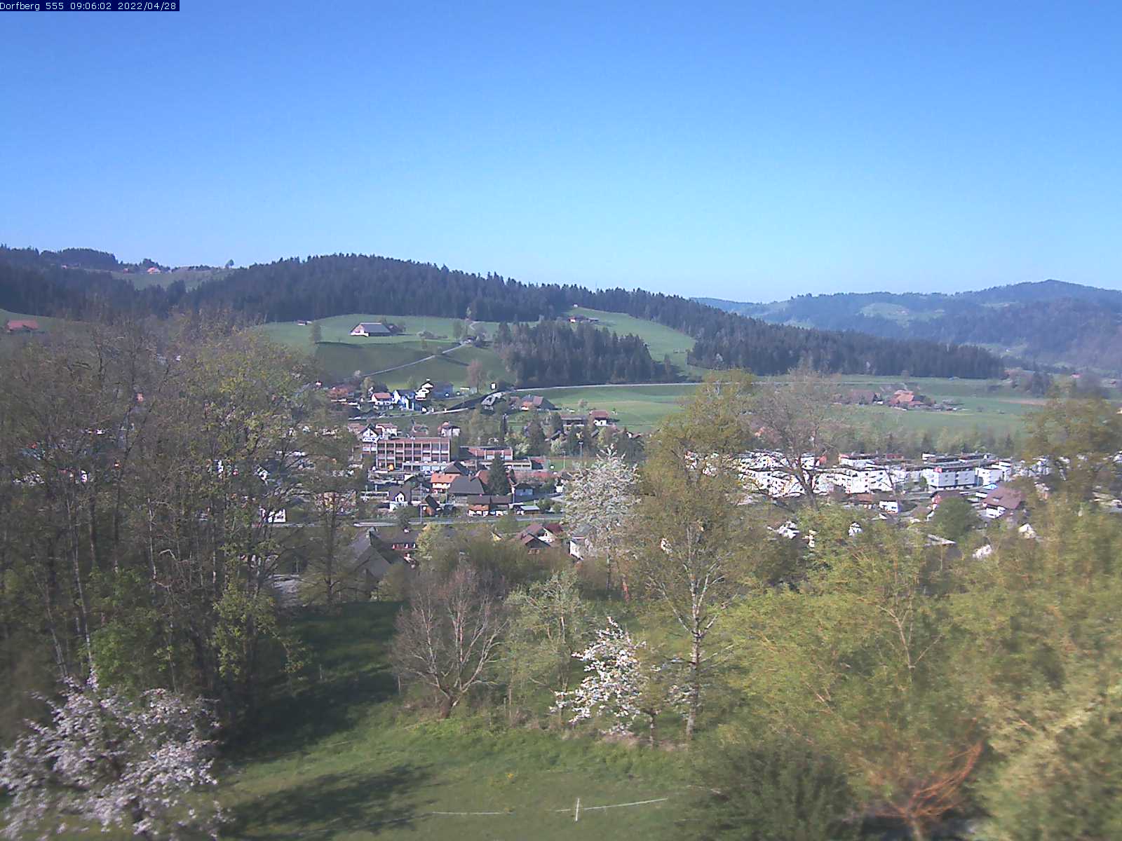 Webcam-Bild: Aussicht vom Dorfberg in Langnau 20220428-090601