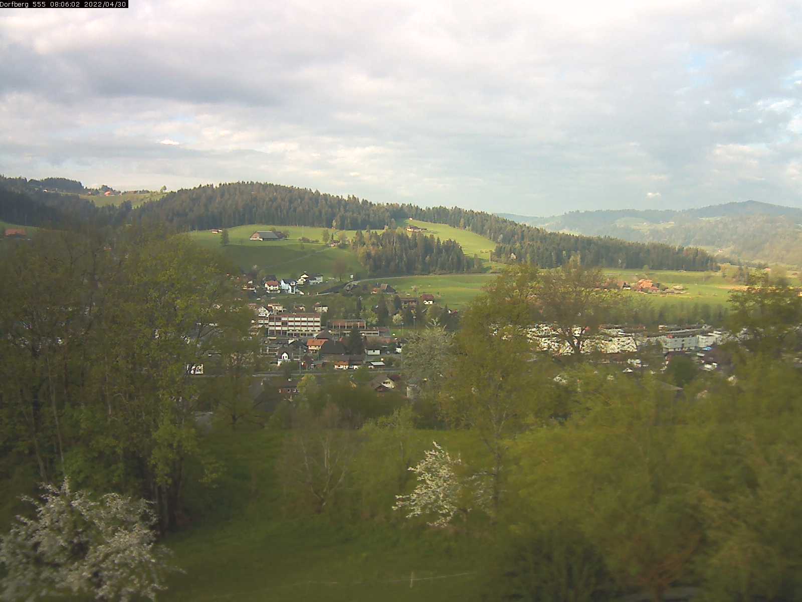 Webcam-Bild: Aussicht vom Dorfberg in Langnau 20220430-080601