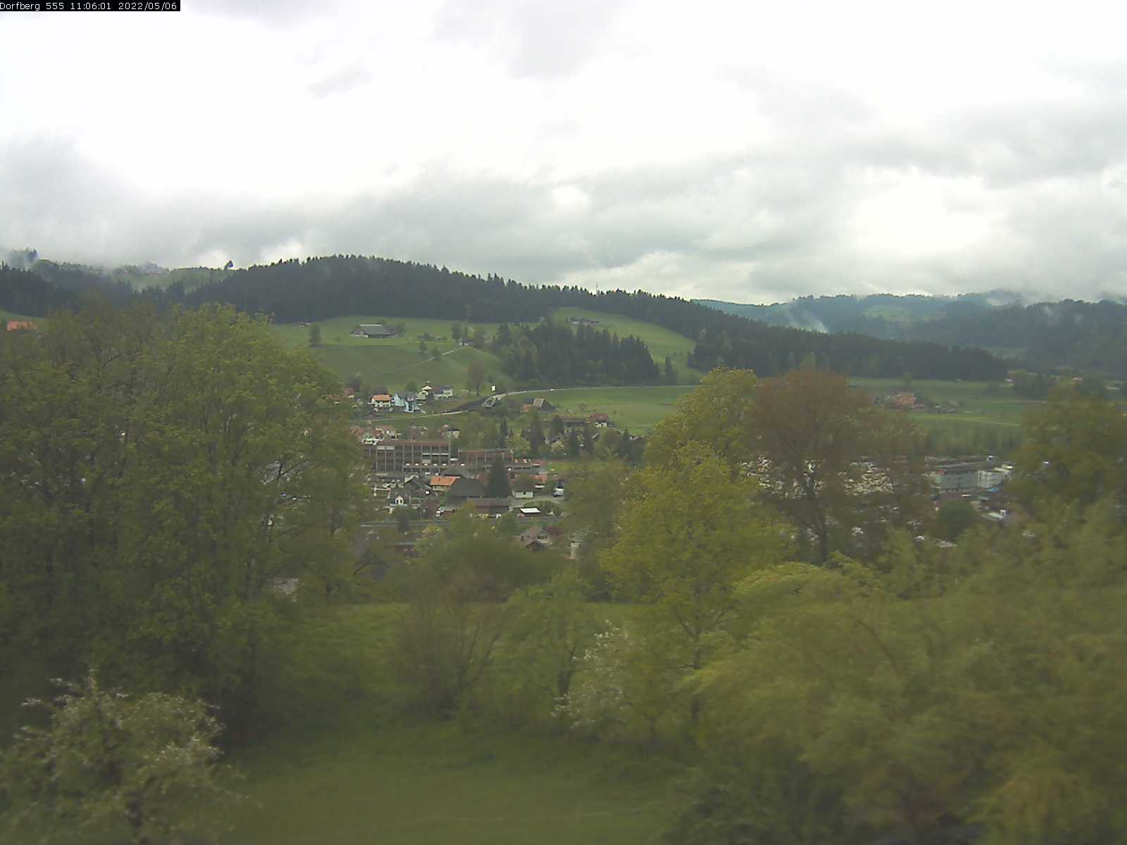 Webcam-Bild: Aussicht vom Dorfberg in Langnau 20220506-110601