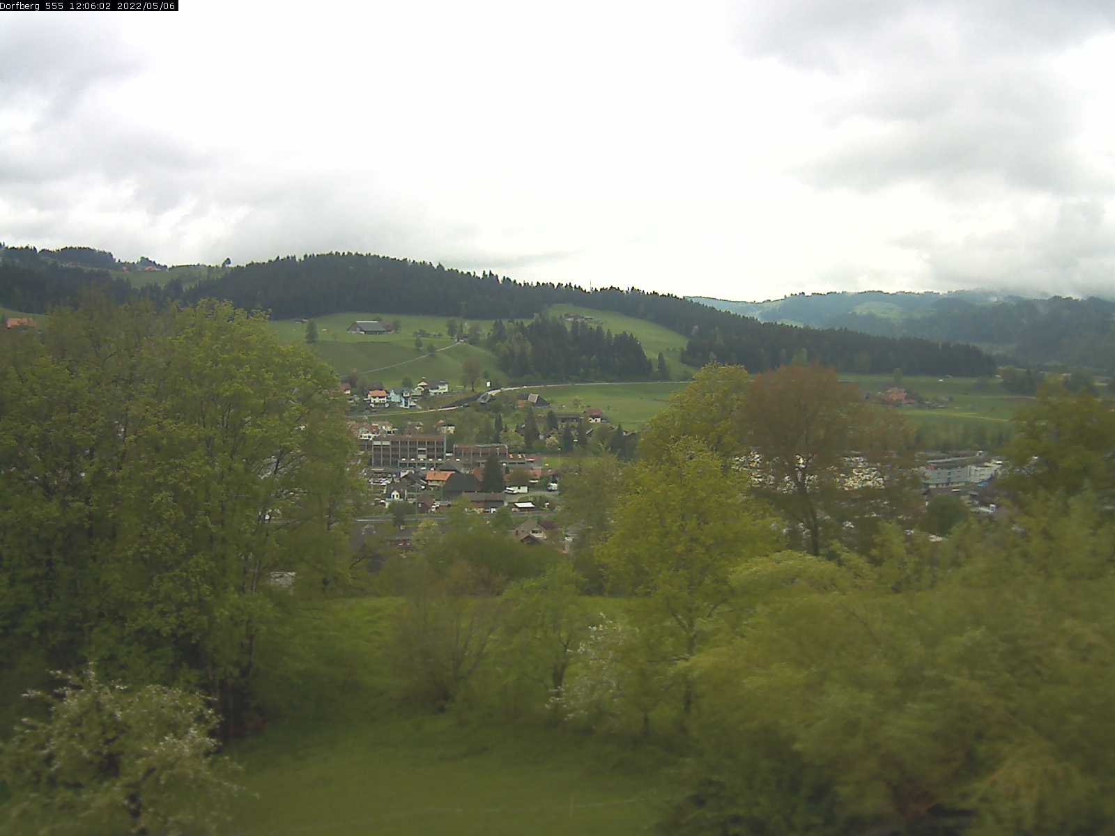 Webcam-Bild: Aussicht vom Dorfberg in Langnau 20220506-120601