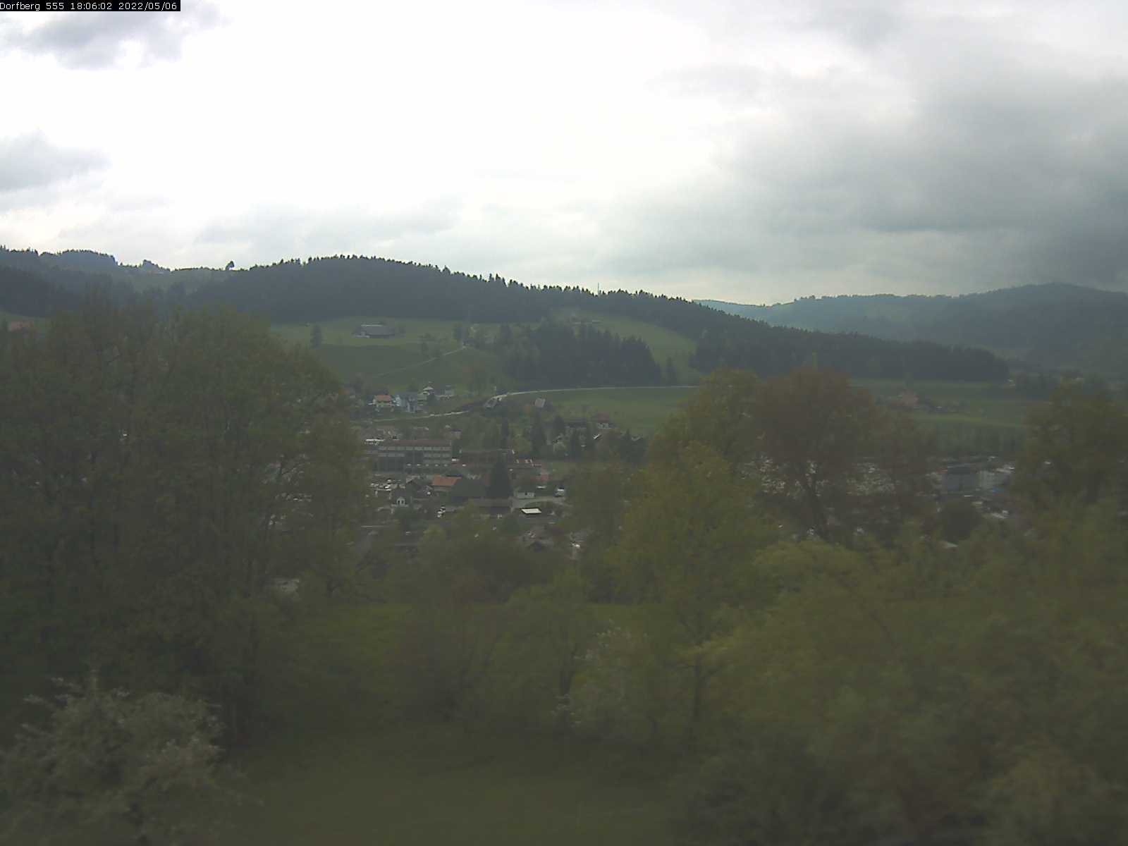 Webcam-Bild: Aussicht vom Dorfberg in Langnau 20220506-180601