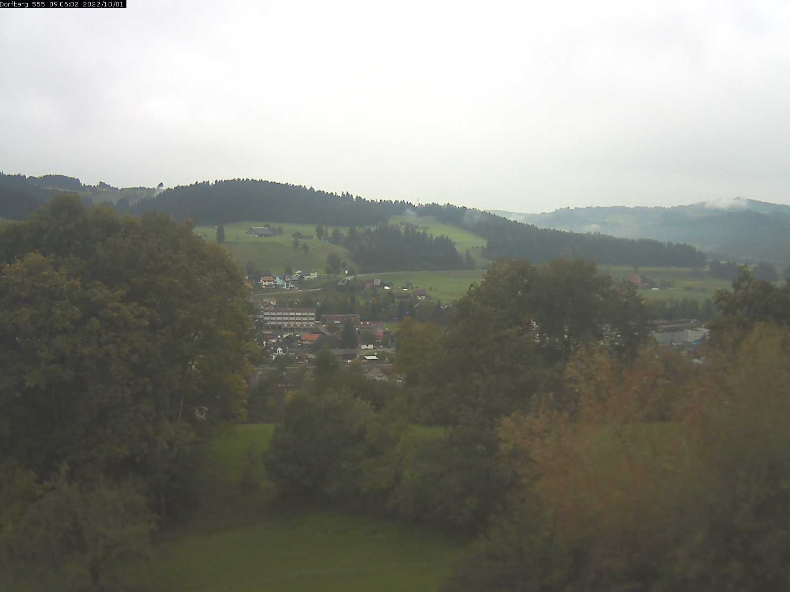 Webcam-Bild: Aussicht vom Dorfberg in Langnau 20221001-090601
