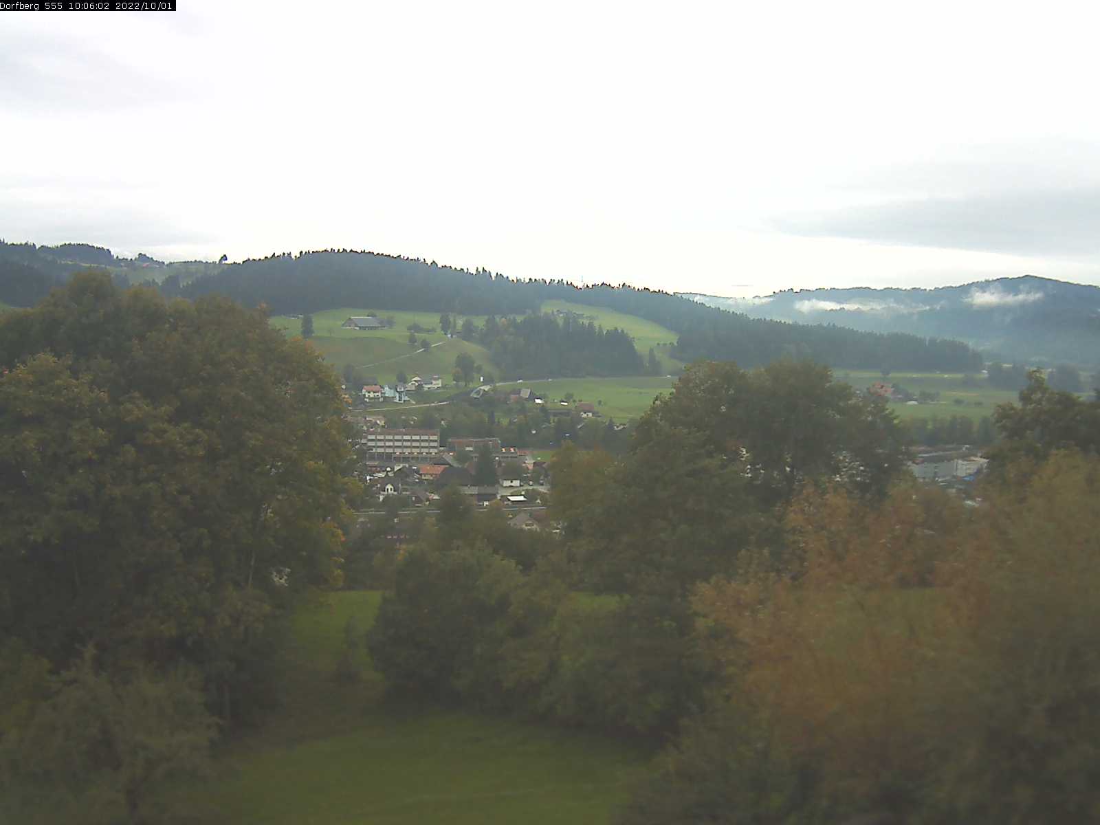 Webcam-Bild: Aussicht vom Dorfberg in Langnau 20221001-100601