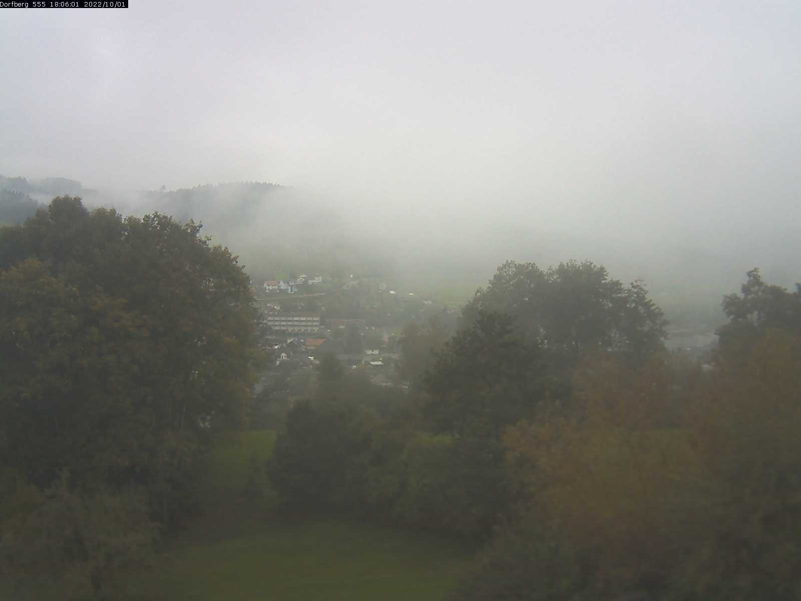 Webcam-Bild: Aussicht vom Dorfberg in Langnau 20221001-180601