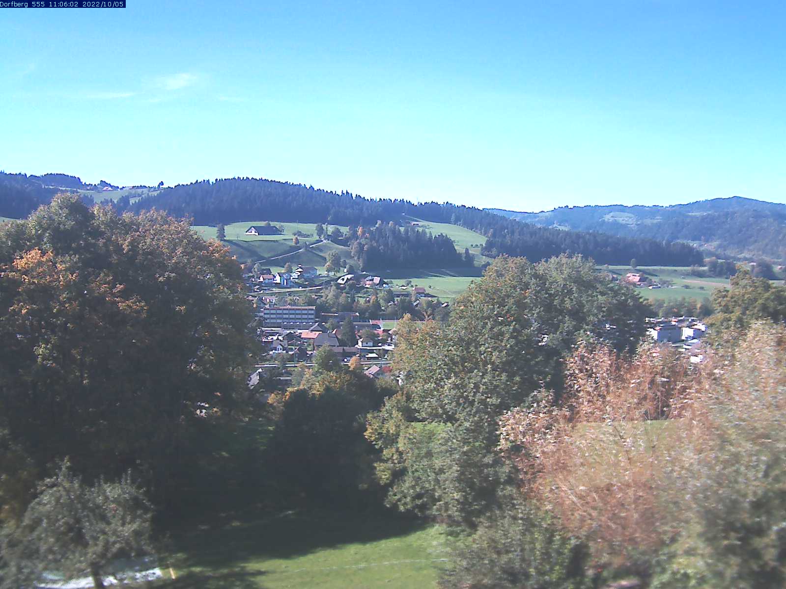 Webcam-Bild: Aussicht vom Dorfberg in Langnau 20221005-110601