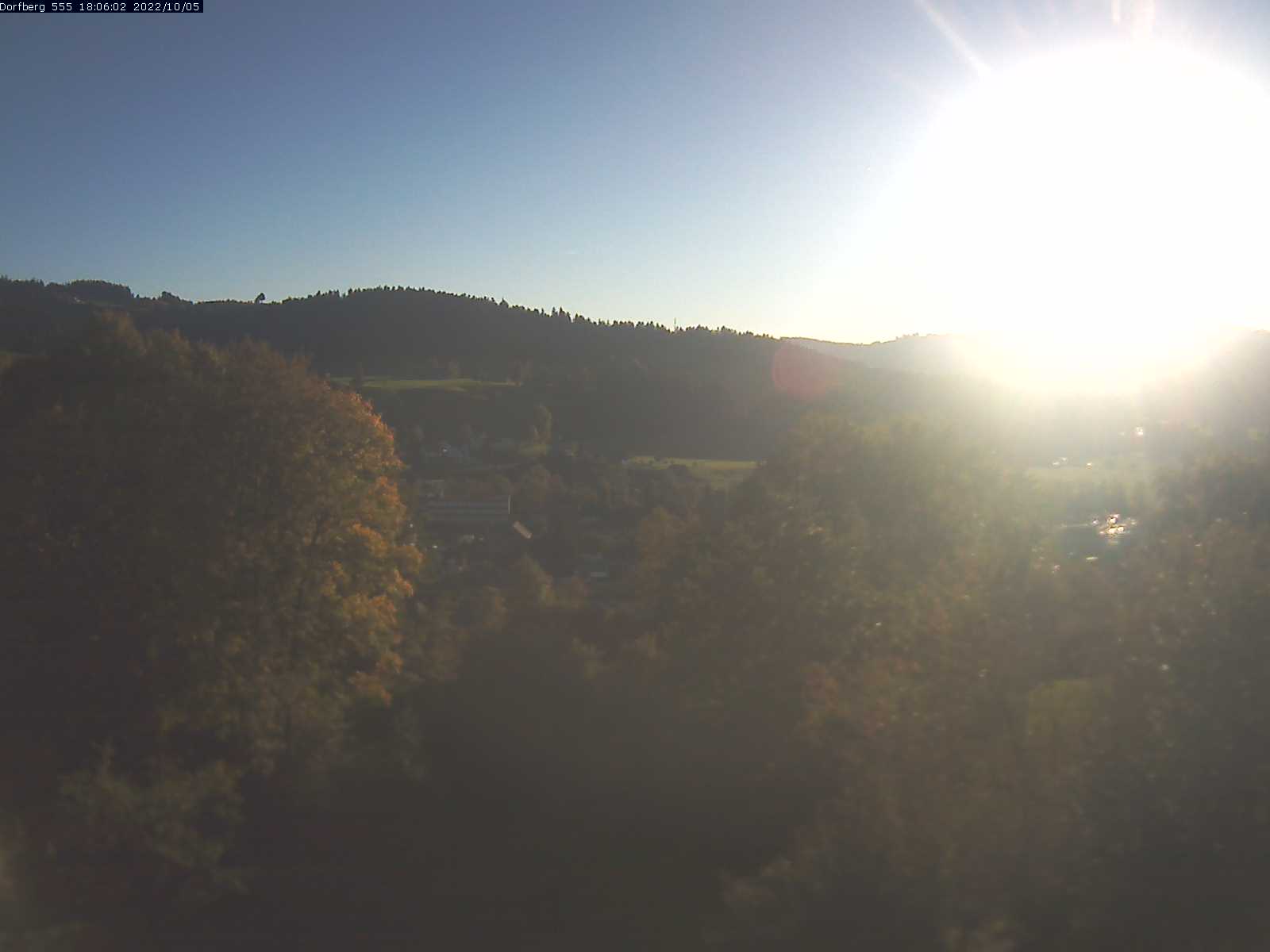 Webcam-Bild: Aussicht vom Dorfberg in Langnau 20221005-180601