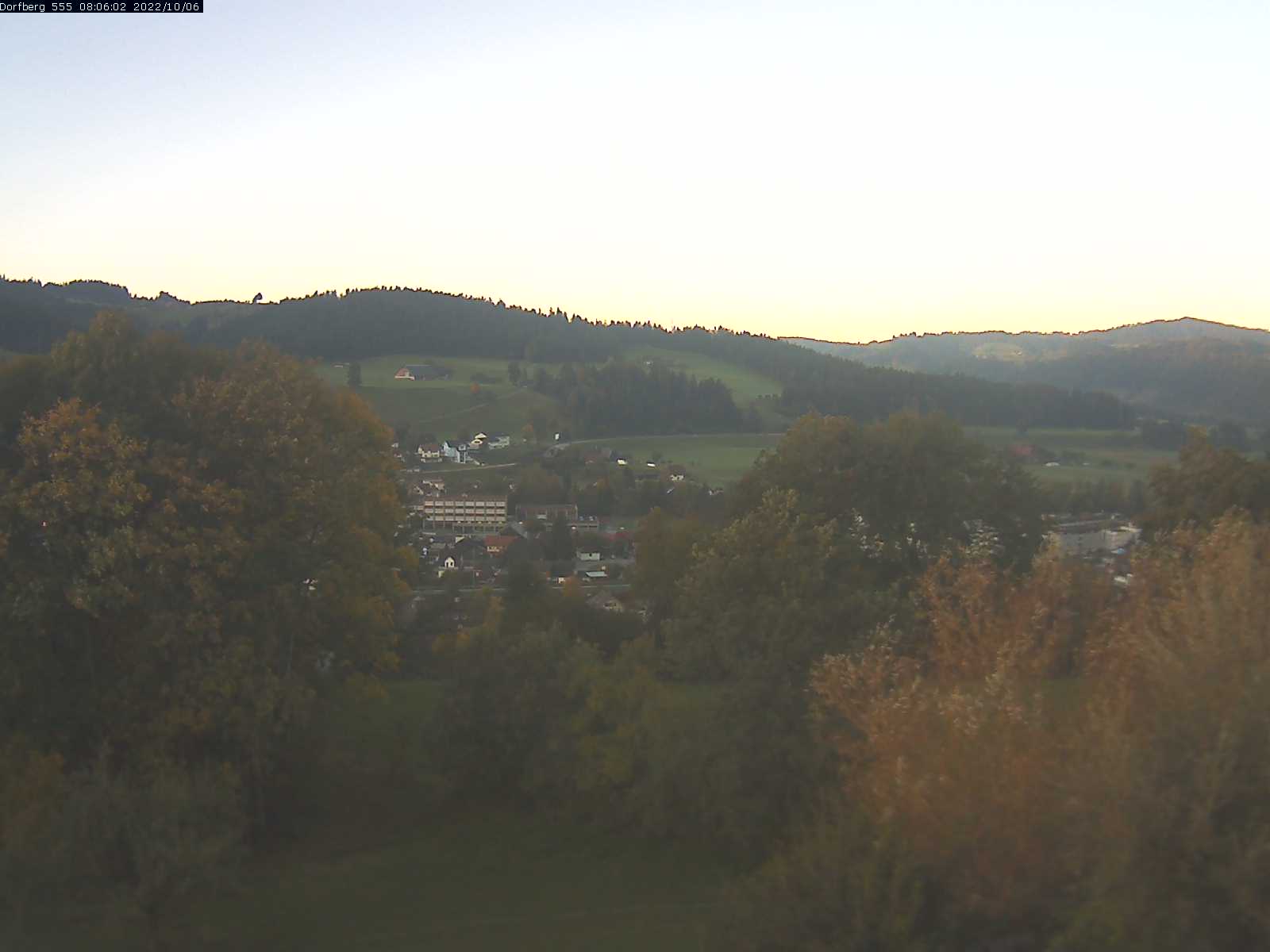 Webcam-Bild: Aussicht vom Dorfberg in Langnau 20221006-080601