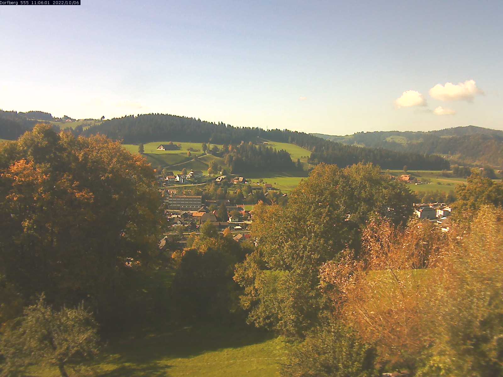 Webcam-Bild: Aussicht vom Dorfberg in Langnau 20221006-110601