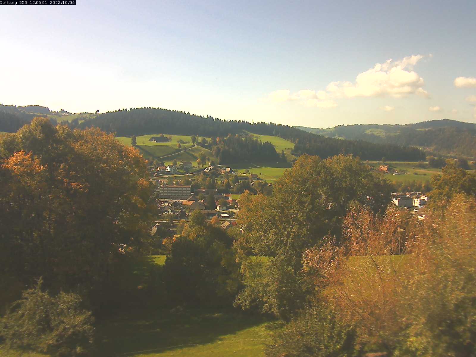 Webcam-Bild: Aussicht vom Dorfberg in Langnau 20221006-120601