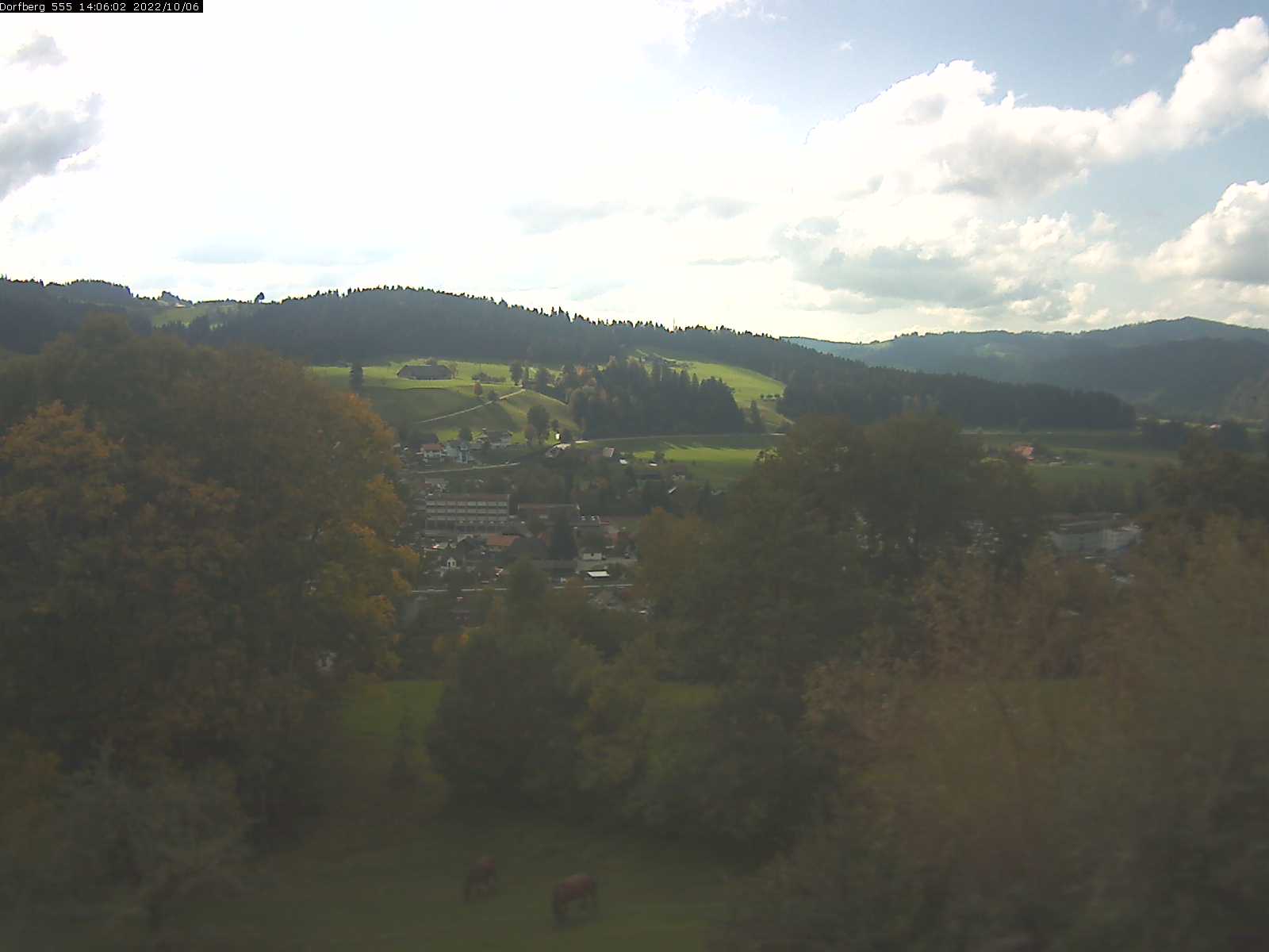 Webcam-Bild: Aussicht vom Dorfberg in Langnau 20221006-140601