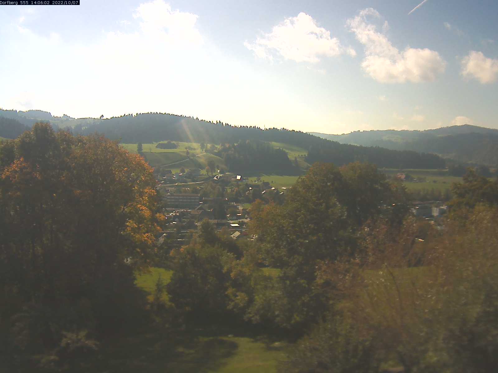 Webcam-Bild: Aussicht vom Dorfberg in Langnau 20221007-140601