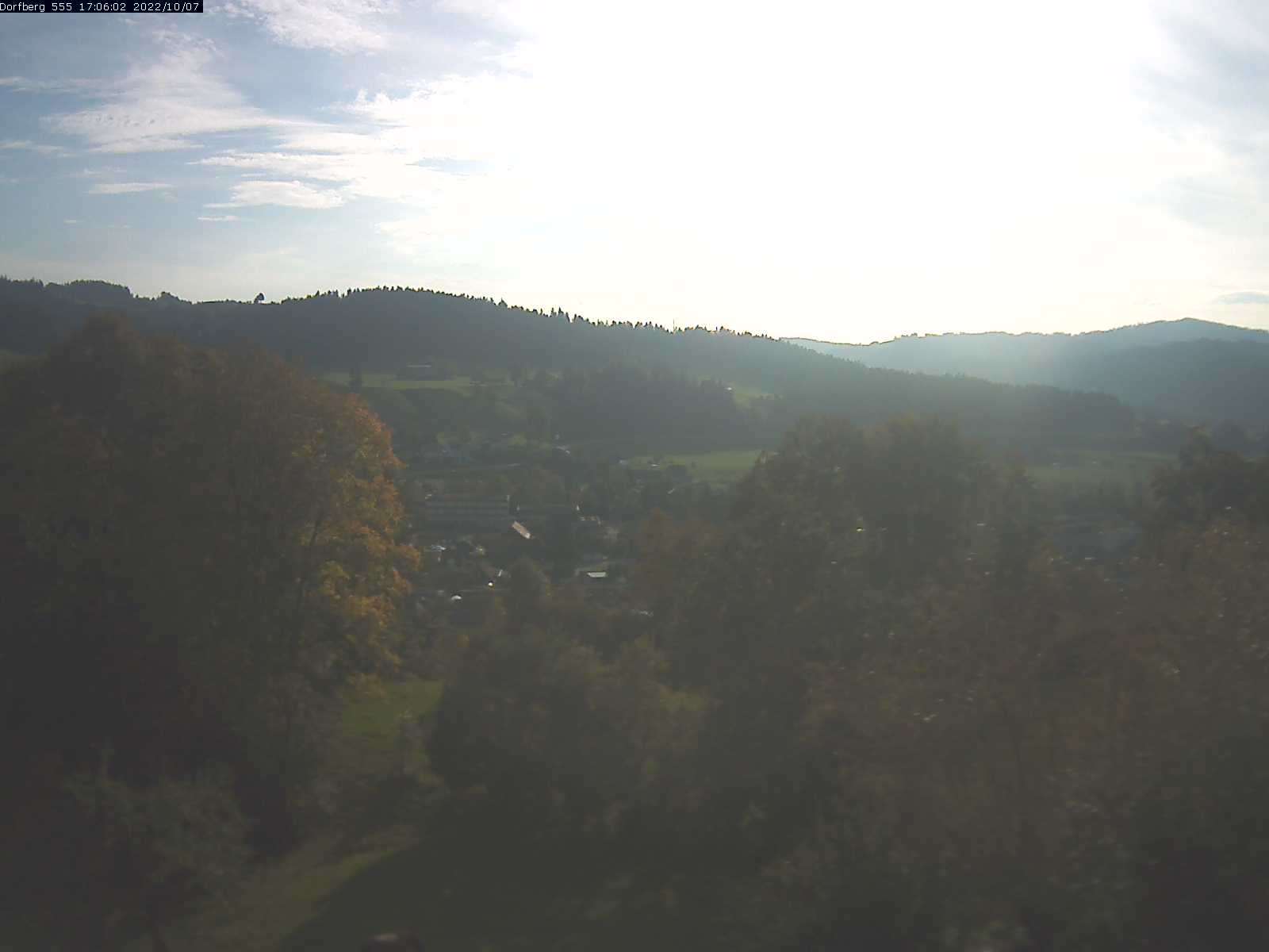 Webcam-Bild: Aussicht vom Dorfberg in Langnau 20221007-170601
