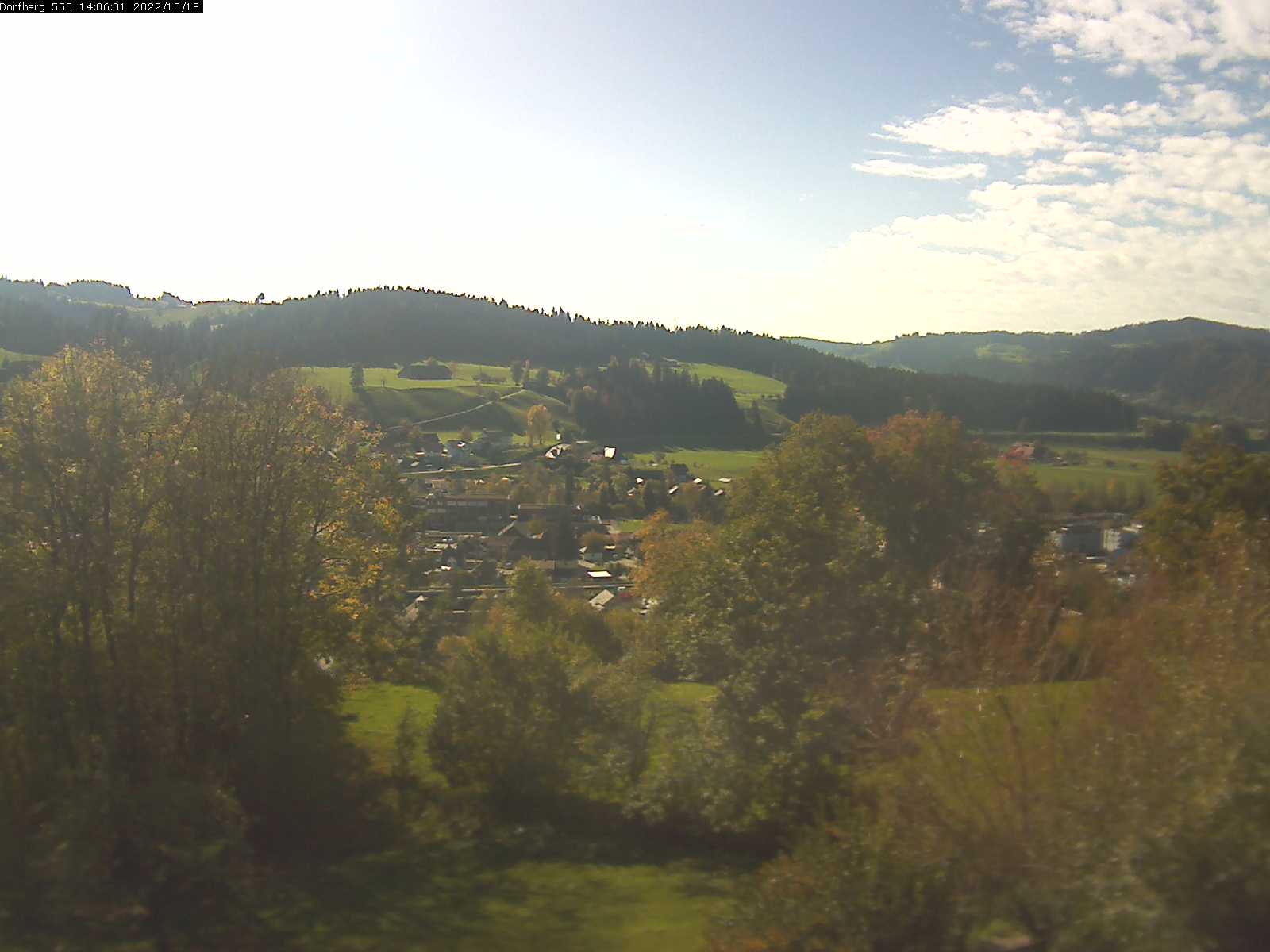 Webcam-Bild: Aussicht vom Dorfberg in Langnau 20221018-140601