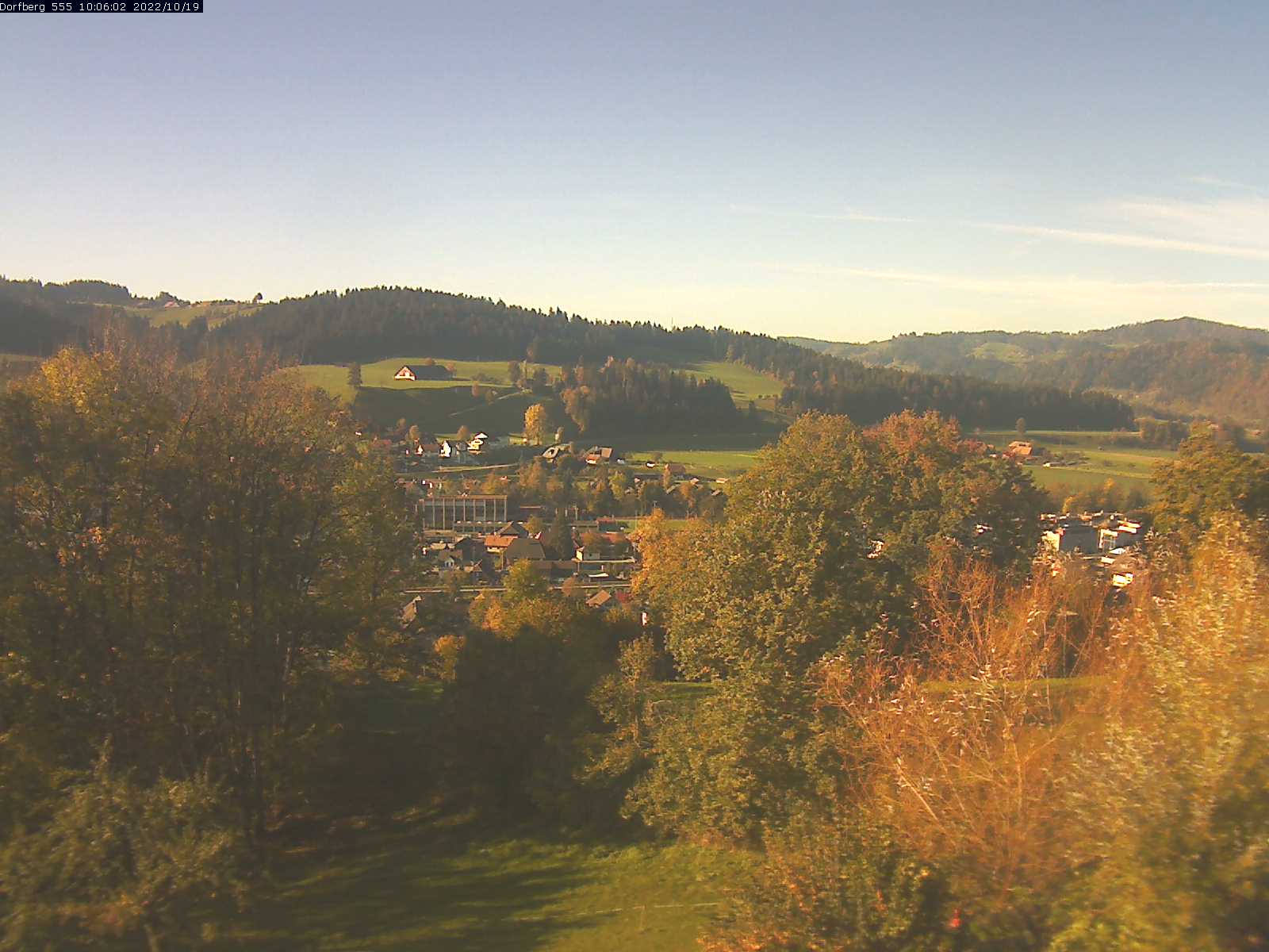 Webcam-Bild: Aussicht vom Dorfberg in Langnau 20221019-100601