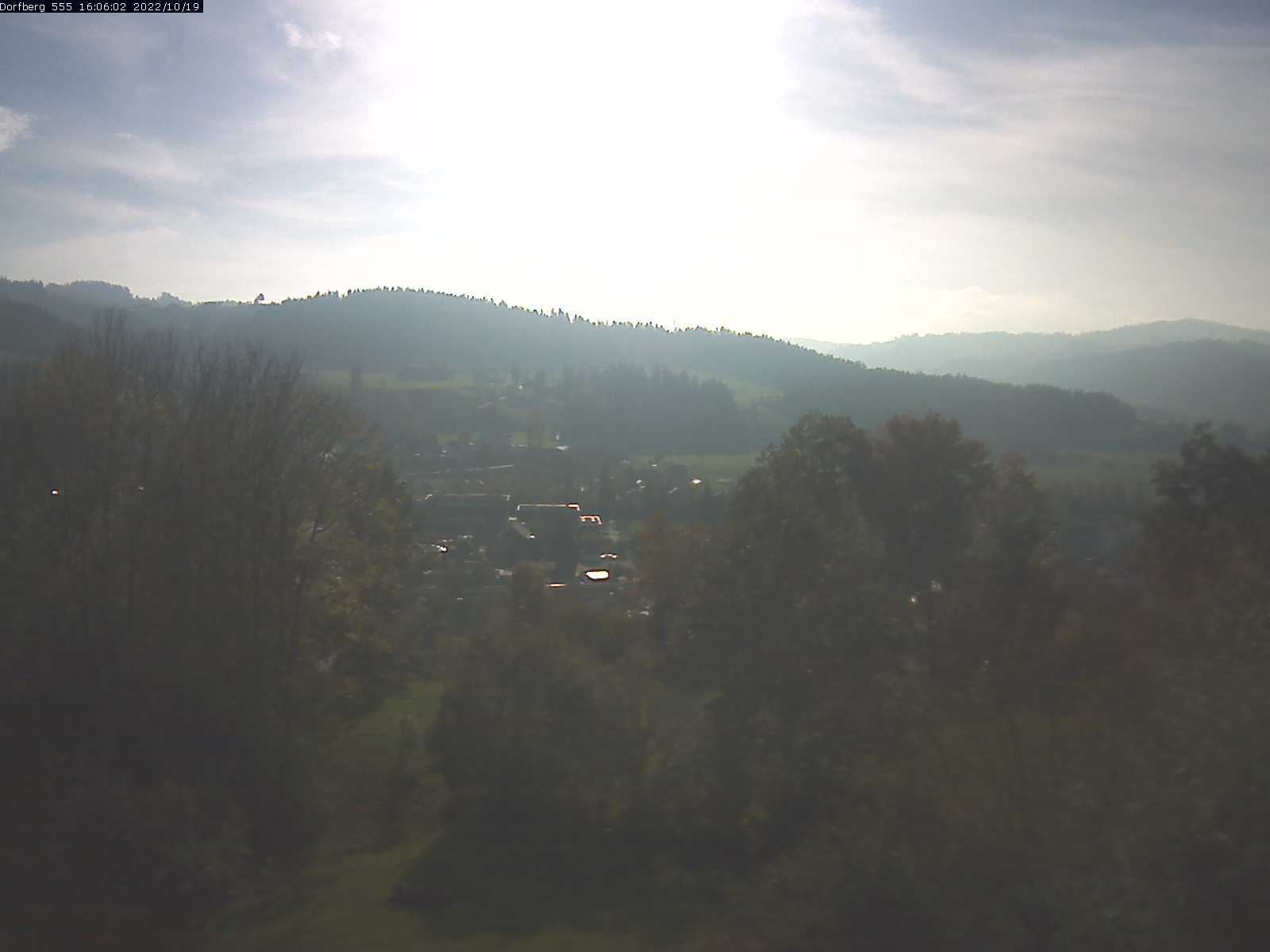Webcam-Bild: Aussicht vom Dorfberg in Langnau 20221019-160601