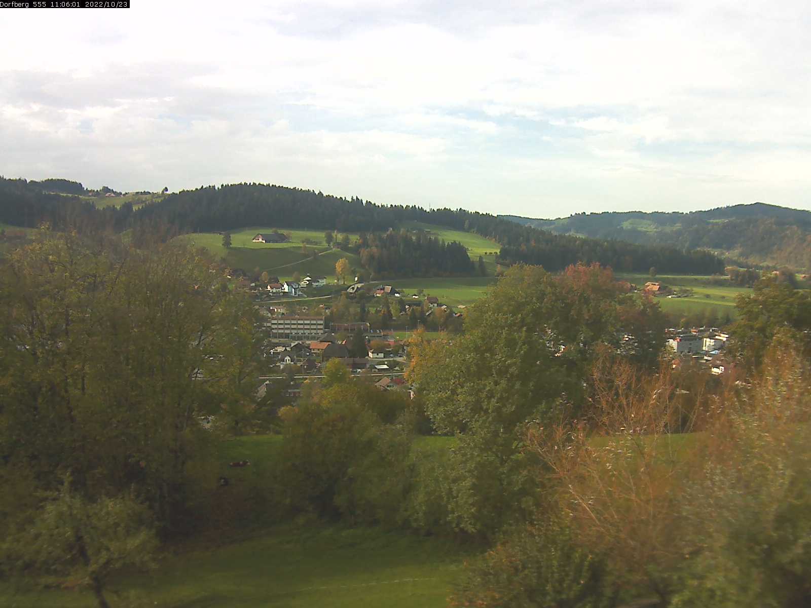 Webcam-Bild: Aussicht vom Dorfberg in Langnau 20221023-110601