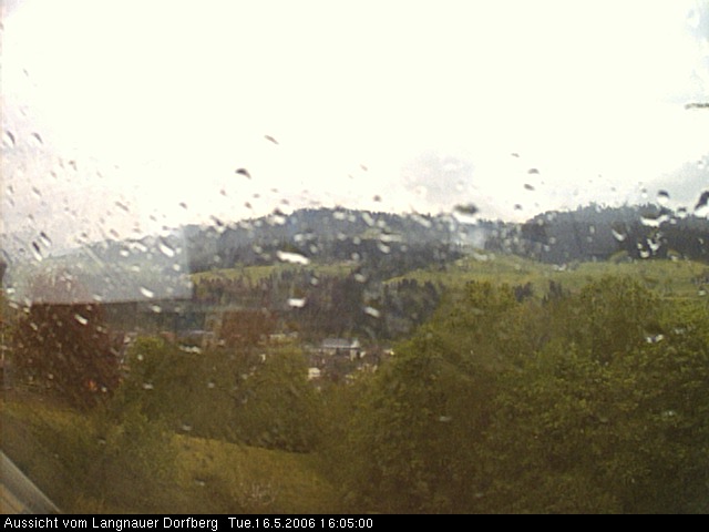 Webcam-Bild: Aussicht vom Dorfberg in Langnau 20060516-160500