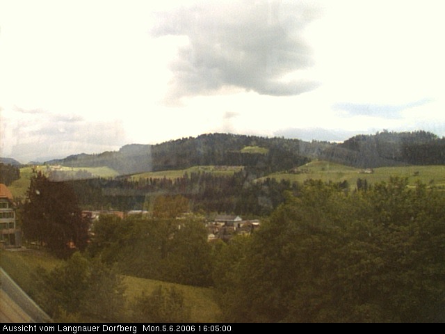 Webcam-Bild: Aussicht vom Dorfberg in Langnau 20060605-160500