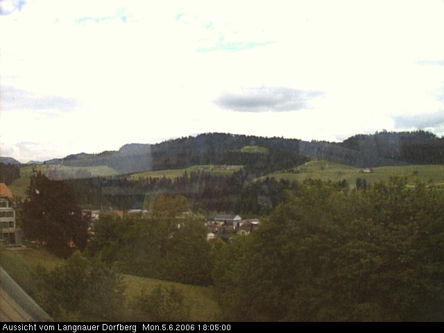 Webcam-Bild: Aussicht vom Dorfberg in Langnau 20060605-180500