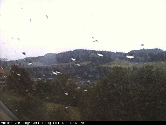 Webcam-Bild: Aussicht vom Dorfberg in Langnau 20060616-160500