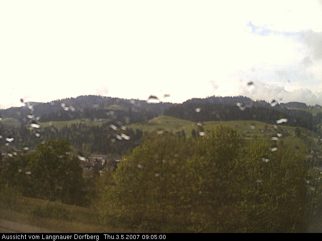 Webcam-Bild: Aussicht vom Dorfberg in Langnau 20070503-090500