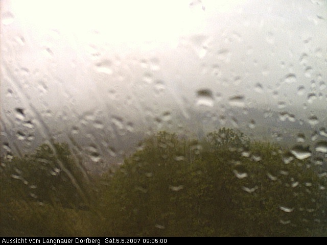 Webcam-Bild: Aussicht vom Dorfberg in Langnau 20070505-090500