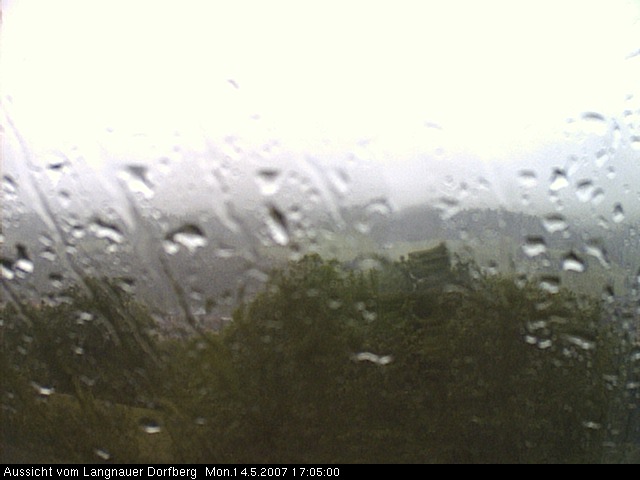 Webcam-Bild: Aussicht vom Dorfberg in Langnau 20070514-170500