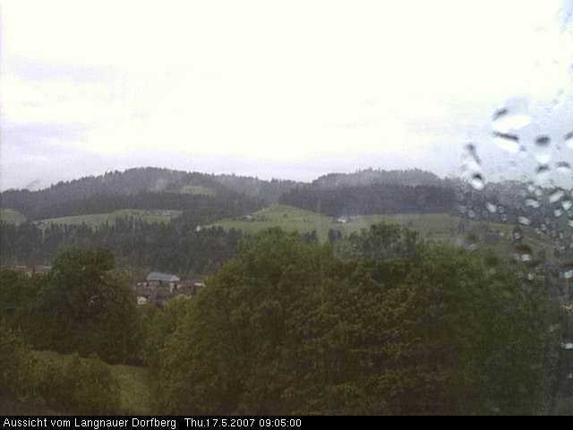 Webcam-Bild: Aussicht vom Dorfberg in Langnau 20070517-090500