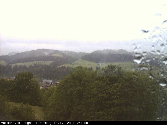 Webcam-Bild: Aussicht vom Dorfberg in Langnau 20070517-120500