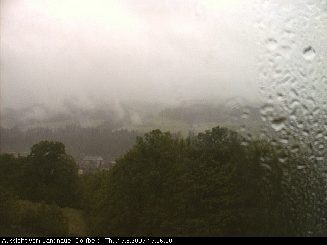 Webcam-Bild: Aussicht vom Dorfberg in Langnau 20070517-170500