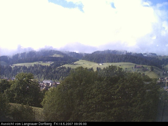 Webcam-Bild: Aussicht vom Dorfberg in Langnau 20070518-090500