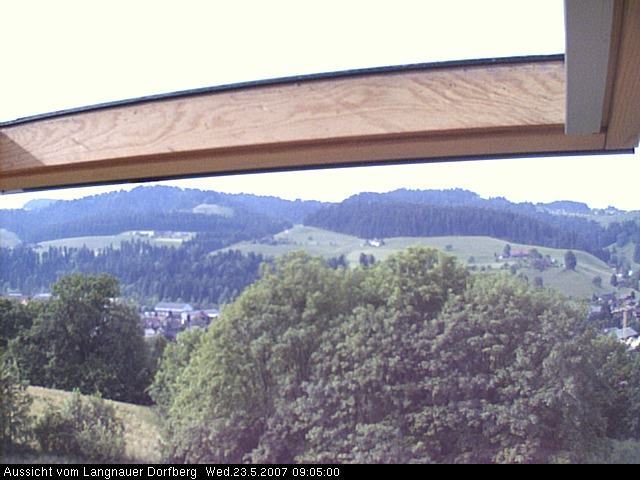 Webcam-Bild: Aussicht vom Dorfberg in Langnau 20070523-090500