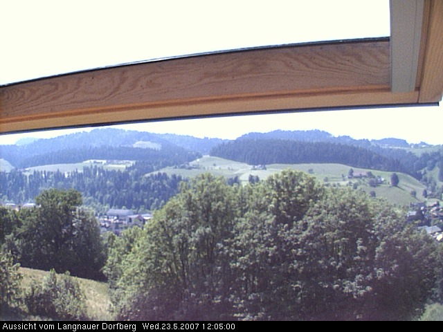 Webcam-Bild: Aussicht vom Dorfberg in Langnau 20070523-120500