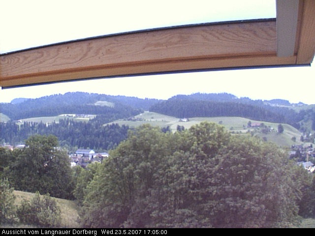 Webcam-Bild: Aussicht vom Dorfberg in Langnau 20070523-170500
