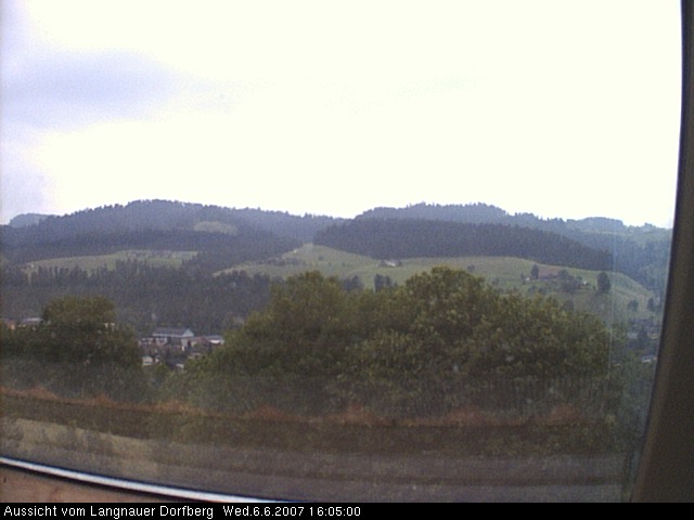 Webcam-Bild: Aussicht vom Dorfberg in Langnau 20070606-160500