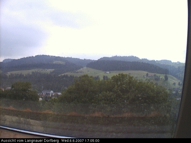 Webcam-Bild: Aussicht vom Dorfberg in Langnau 20070606-170500