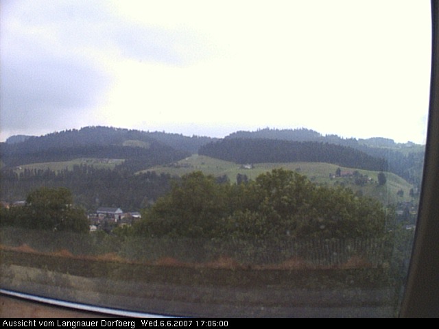 Webcam-Bild: Aussicht vom Dorfberg in Langnau 20070606-170500
