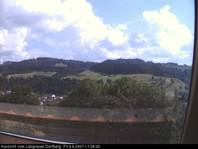 Webcam-Bild: Aussicht vom Dorfberg in Langnau 20070608-170500