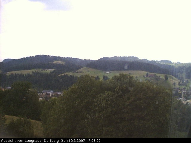 Webcam-Bild: Aussicht vom Dorfberg in Langnau 20070610-170500