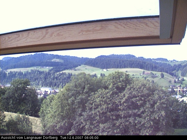 Webcam-Bild: Aussicht vom Dorfberg in Langnau 20070612-080500